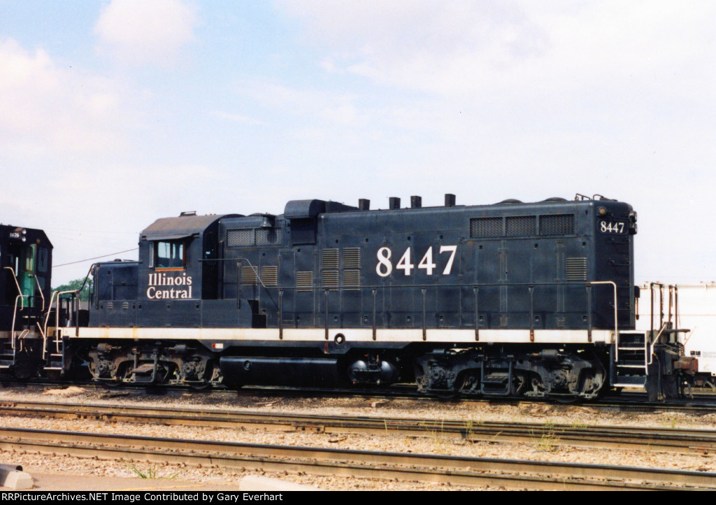 IC GP10 #8447 -Illinois Central